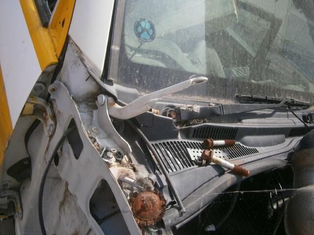 Решетка под лобовое стекло Тойота Хайлюкс Сурф в Ноябрьске 29486